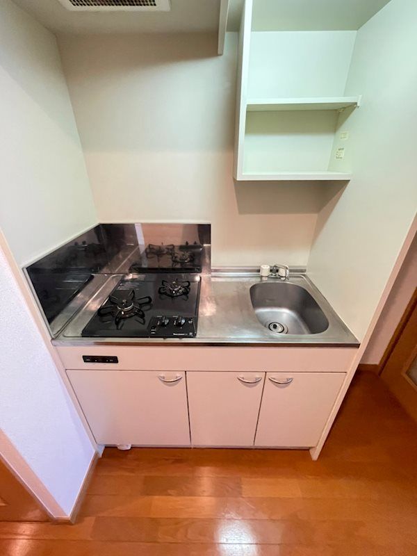 1K Apartment for Rent in Chuo Ward, Fukuoka City - Thumbnail 3