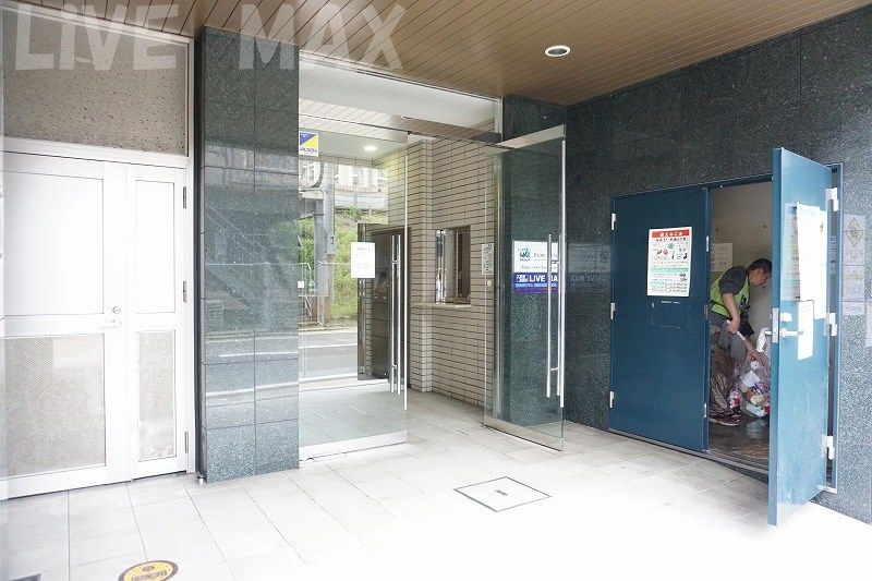 1K Apartment for Rent in Hakata-ku, Fukuoka City - Thumbnail 2