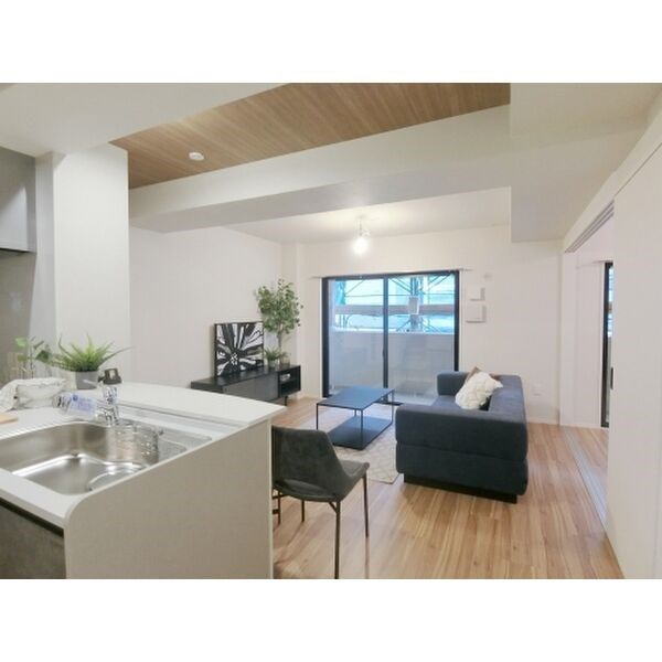2LDK Apartment for Rent in Chuo-ku, Fukuoka - Thumbnail 2