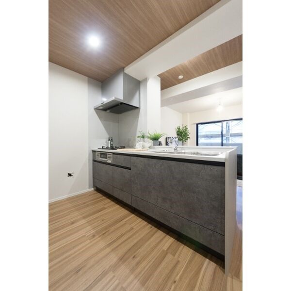 2LDK Apartment for Rent in Chuo-ku, Fukuoka - Thumbnail 3