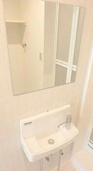 1R Apartment in Koto-ku, Tokyo - Grand Square Kameido - Thumbnail 4