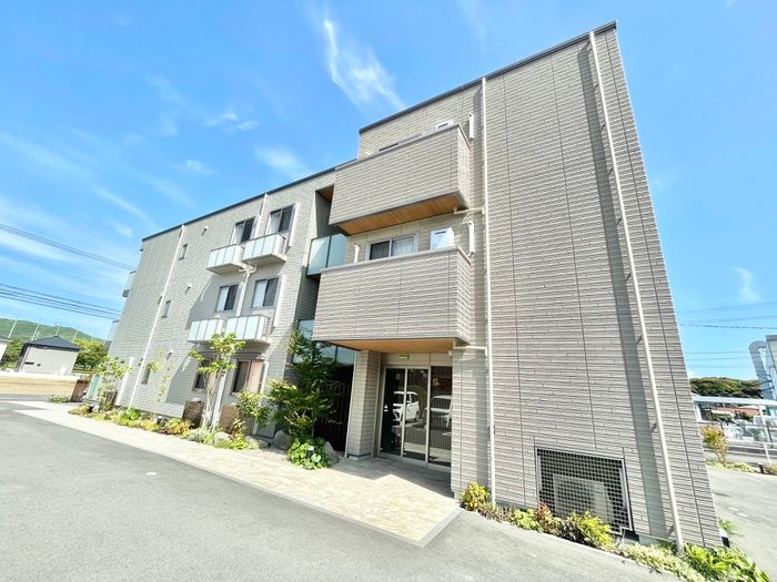 3LDK Apartment for Rent in Yahatanishi-ku, Kitakyushu - Thumbnail 2