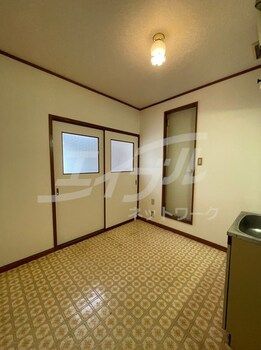 1DK Apartment for Rent in Asahi-ku, Osaka Near Senbayashi-Omiya Station - Thumbnail 3