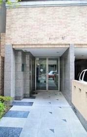1R Apartment for Rent in Fukuoka's Chuo Ward - Thumbnail 2