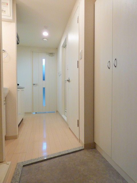 1K Apartment for Rent in Hakata Ward, Fukuoka City - Thumbnail 3