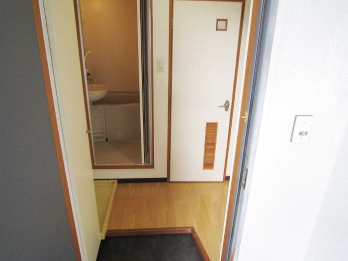 1K Apartment for Rent in Moji, Kitakyushu - Thumbnail 4