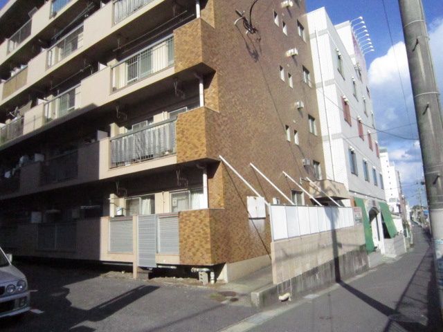 2LDK Apartment for Rent in Tobata-ku, Kitakyushu - Thumbnail 2