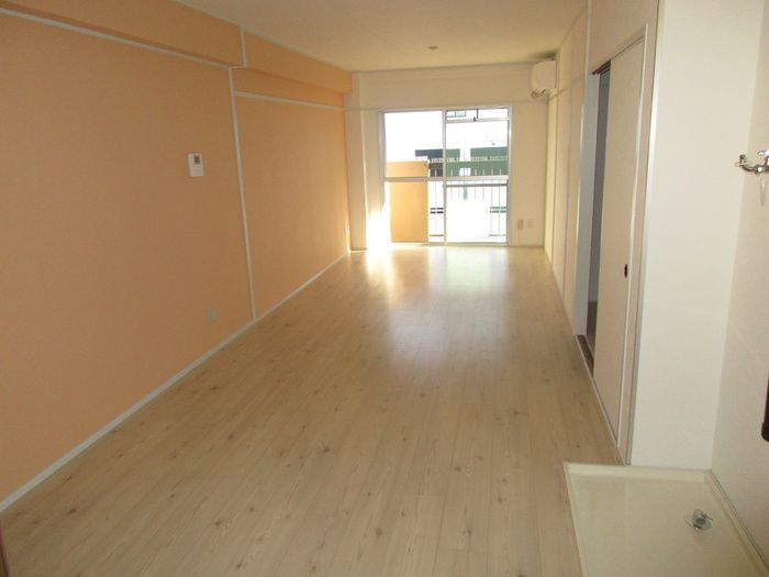 2LDK Apartment for Rent in Tobata-ku, Kitakyushu - Thumbnail 4
