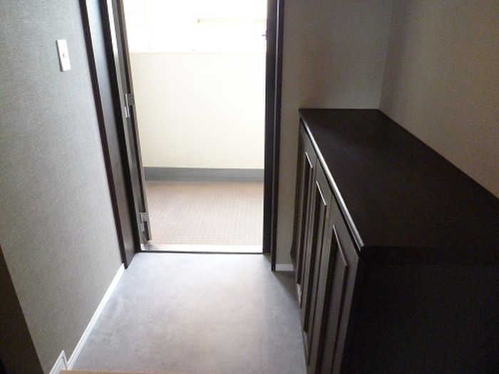 4LDK Apartment for Rent in Kokura Minami-ku, Kitakyushu - Thumbnail 2