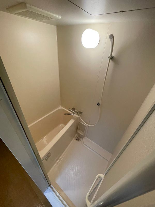 1K Apartment for Rent Near Akasaka Station, Fukuoka - Thumbnail 4