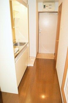 1K Apartment for Rent in Hakata-ku, Fukuoka City - Thumbnail 3