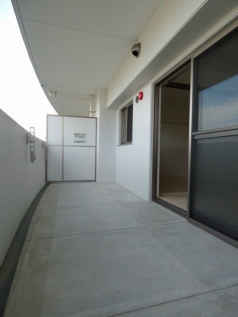 1LDK Apartment for Rent in Hakata-ku, Fukuoka City - Thumbnail 3