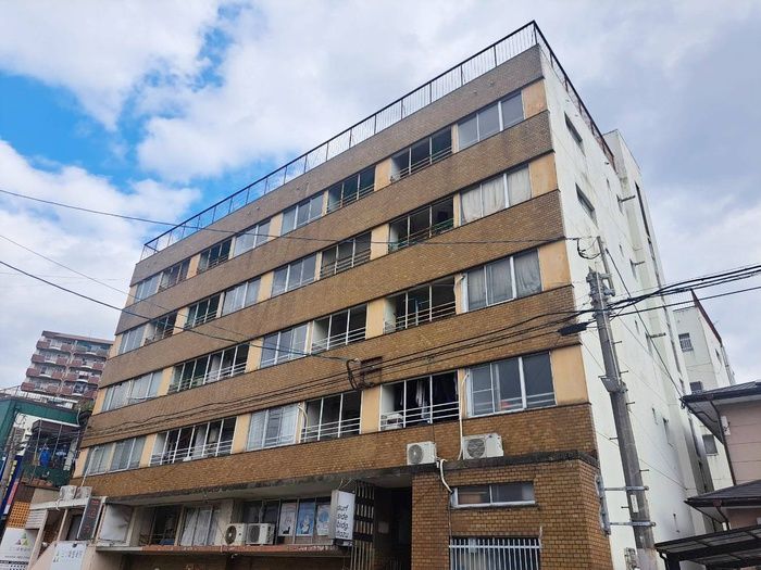 3LDK Apartment for Rent in Yahatahigashi, Kitakyushu - Thumbnail 2
