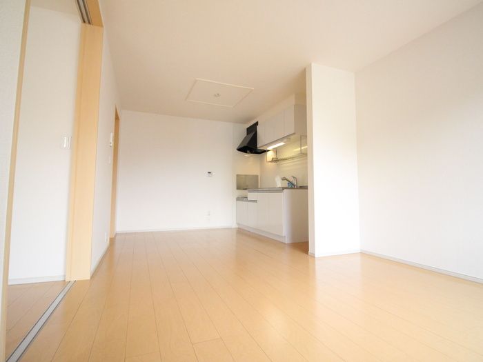 2LDK Apartment for Rent in Yahatanishi Ward, Kitakyushu - Thumbnail 2