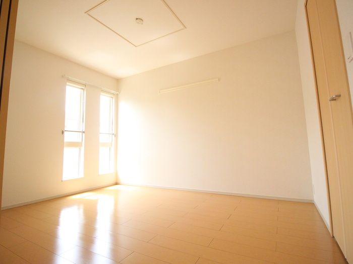 2LDK Apartment for Rent in Yahatanishi Ward, Kitakyushu - Thumbnail 3