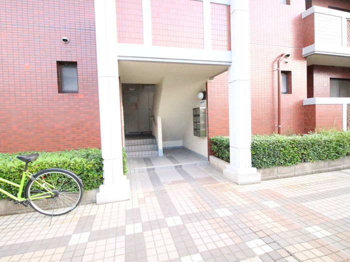 3LDK Apartment for Rent in Hakata-ku, Fukuoka | 70.9m² - Thumbnail 3