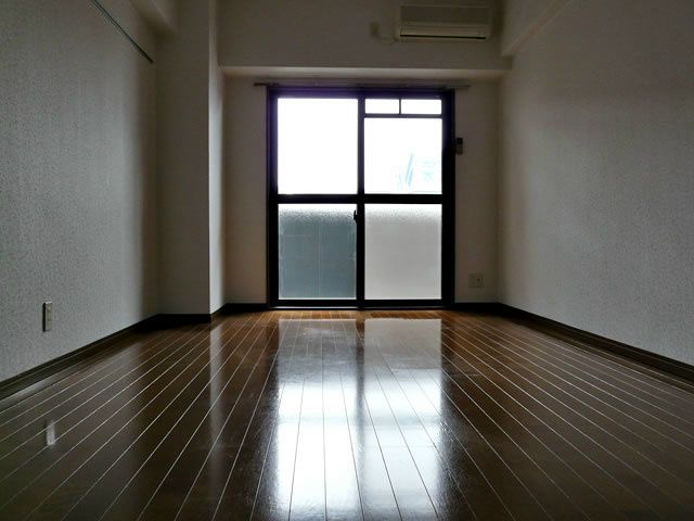 1K Apartment for Rent in Chuo-ku, Fukuoka City - Thumbnail 3