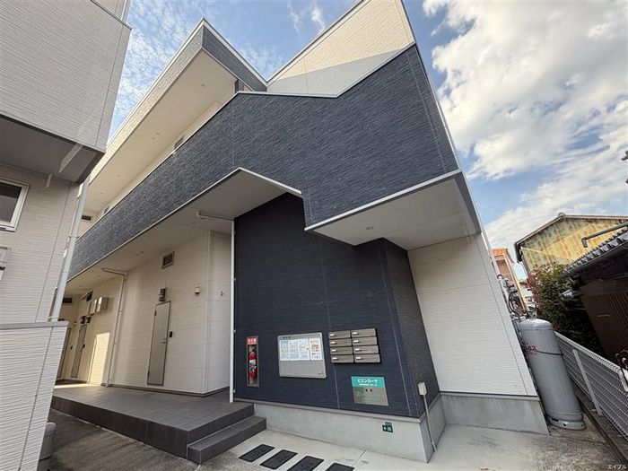 1K Designer Apartment Near Kyushu Sangyo University Mae - Thumbnail 2