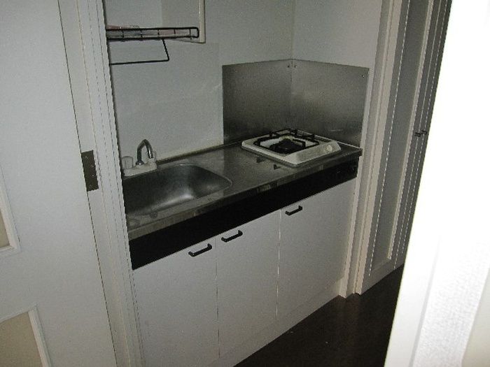 1K Apartment for Rent in Hakata-ku, Fukuoka City - Thumbnail 3