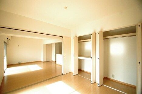 1LDK Apartment for Rent in Hakata-ku, Fukuoka City - Thumbnail 2