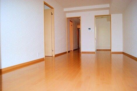 Pet-Friendly 1LDK Apartment in Hakata, Fukuoka - Thumbnail 3