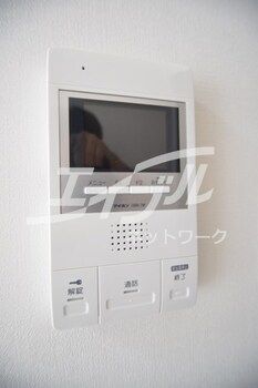 1K Apartment for Rent in Joto-ku, Osaka - 23m² - Thumbnail 2