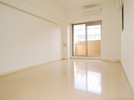 1K Apartment for Rent in Chuo Ward, Osaka, 30.09m² - Thumbnail 4