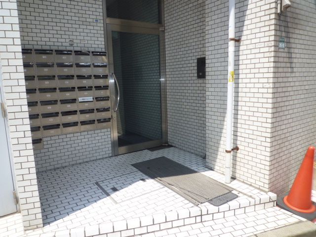 2K Apartment for Rent in Fukuoka City's Jonan Ward - Thumbnail 4