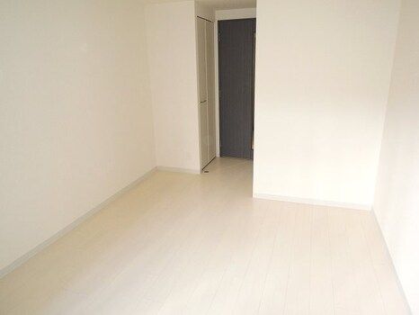 1K Apartment for Rent in Miyakojima Ward, Osaka - Thumbnail 3