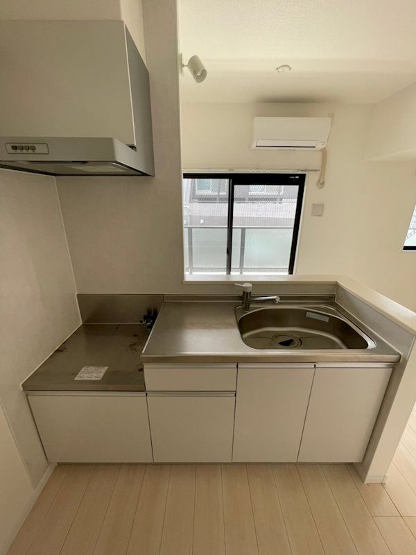 2LDK Apartment for Rent in Haruyoshi, Chuo-ku, Fukuoka - Thumbnail 2