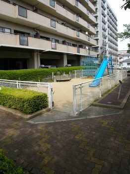 2LDK Apartment for Rent in Joto Ward, Osaka - Thumbnail 3