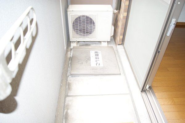 1K Apartment for Rent in Hakata Ekimae, Fukuoka City - Thumbnail 3