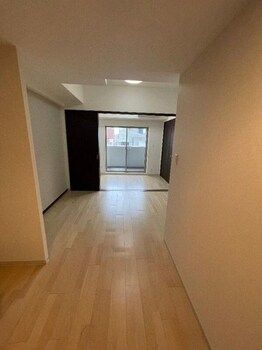 1LDK Apartment for Rent in Neyagawa, Osaka near Kori En Station - Thumbnail 2