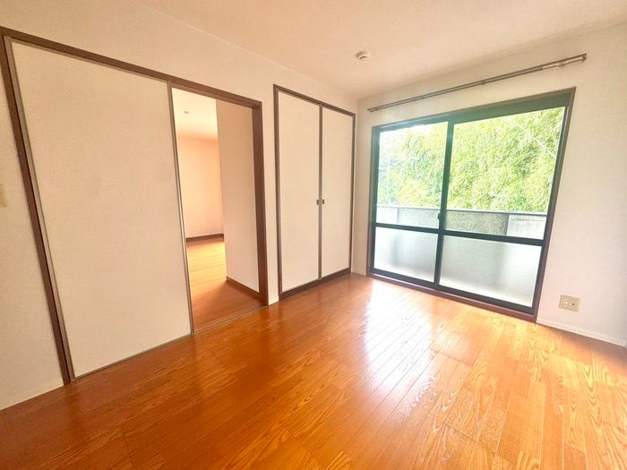 2LDK Apartment for Rent in Moji Ward, Kitakyushu - Thumbnail 3