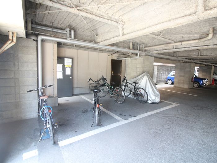 1K Apartment for Rent Near Anō Station in Kitakyushu - Thumbnail 4