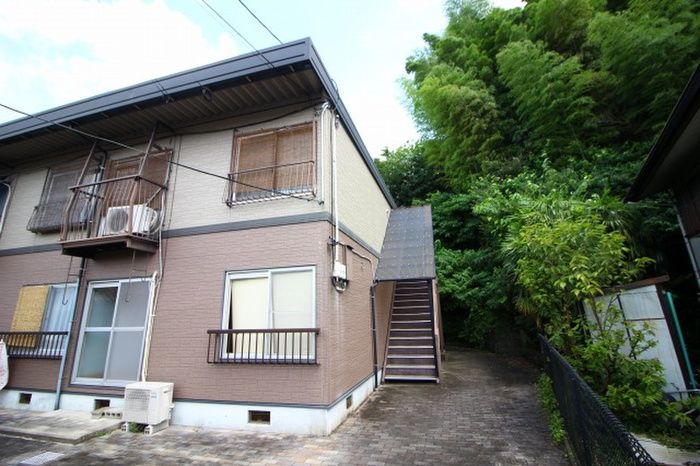 2DK Apartment for Rent in Yahatahigashi Ward, Kitakyushu - Thumbnail 2