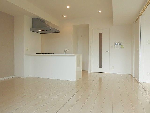 2LDK Apartment for Rent near Nishi-Shin Station, Fukuoka City - Thumbnail 4