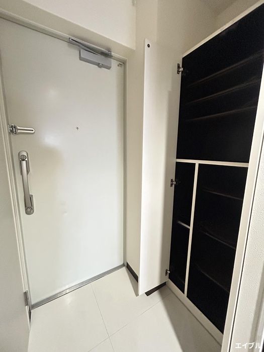 1K Apartment for Rent in Chuo Ward, Fukuoka City - Thumbnail 3