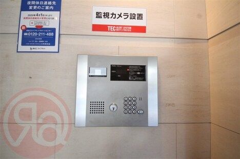 1K Apartment for Rent in Edobori, Nishi-ku, Osaka - Image 1