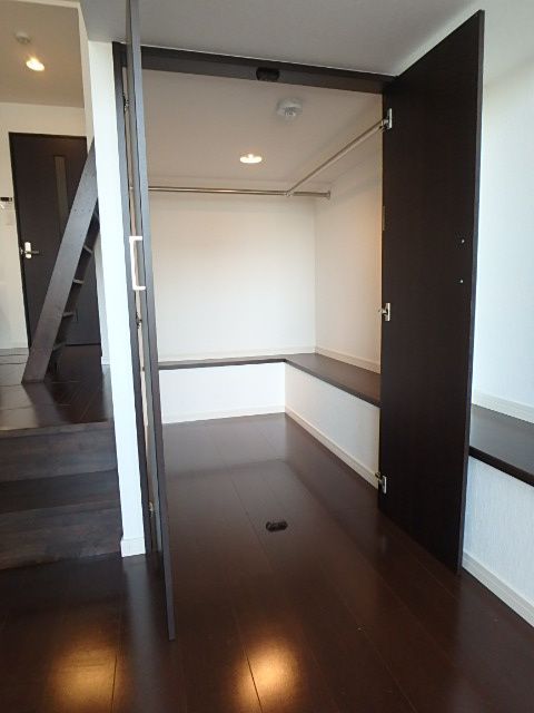 1R Apartment for Rent in Chihaya, Higashi-ku, Fukuoka City - Thumbnail 4
