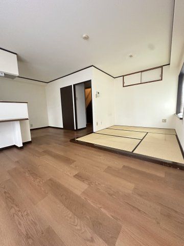 4LDK Apartment for Rent Near Hakata Station, Fukuoka - Thumbnail 2