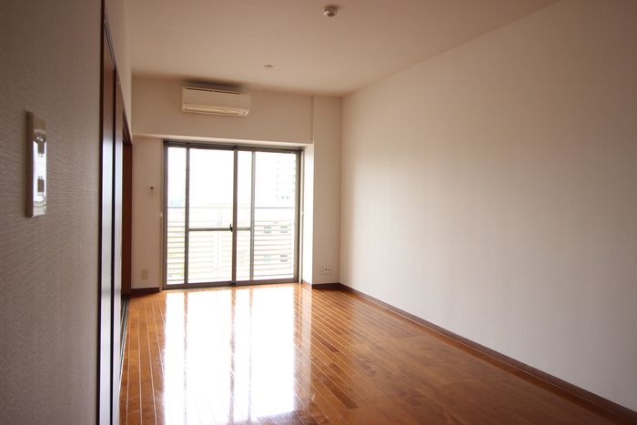 1LDK Apartment for Rent in Hakata-ku, Fukuoka City - Thumbnail 2