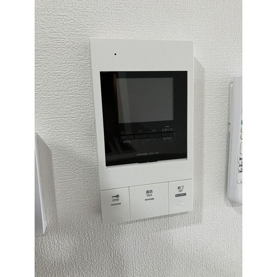 Modern 1LDK Apartment Near Yakuen Station in Fukuoka - Thumbnail 3