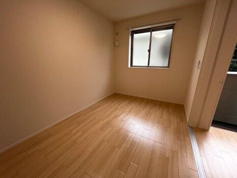 Modern 1LDK Apartment for Rent in Shijonawate, Osaka - Thumbnail 3