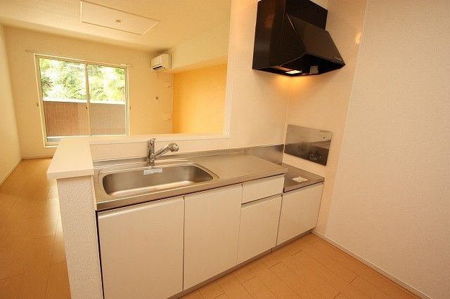 2LDK Apartment for Rent in Chikuzen-machi, Fukuoka - 57.07m² - Thumbnail 2