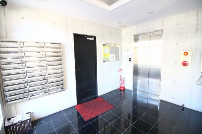 1LDK Apartment for Rent in Tobata Ward, Kitakyushu - Thumbnail 2