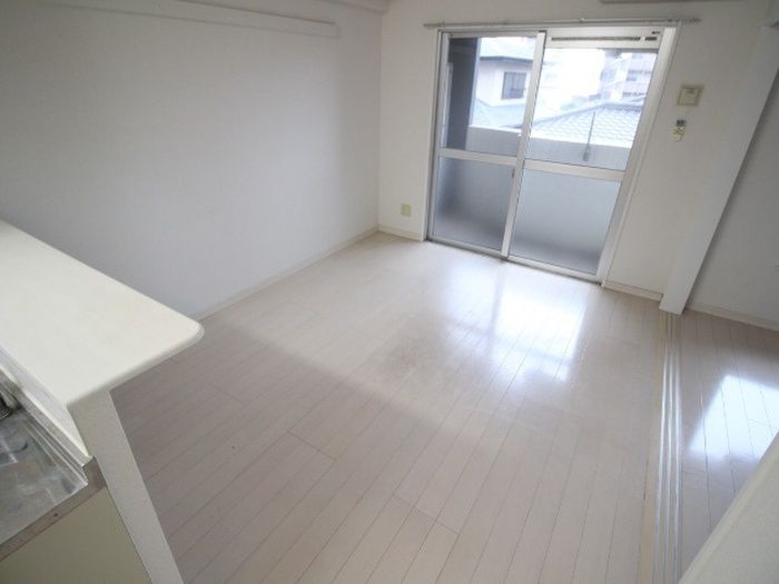1LDK Apartment for Rent in Tobata Ward, Kitakyushu - Thumbnail 4