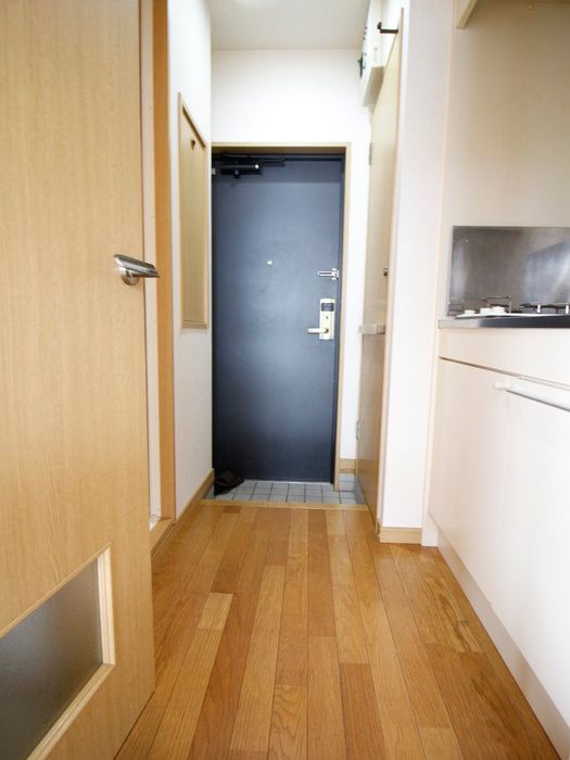 1K Apartment for Rent in Chuo Ward, Fukuoka City - Thumbnail 4
