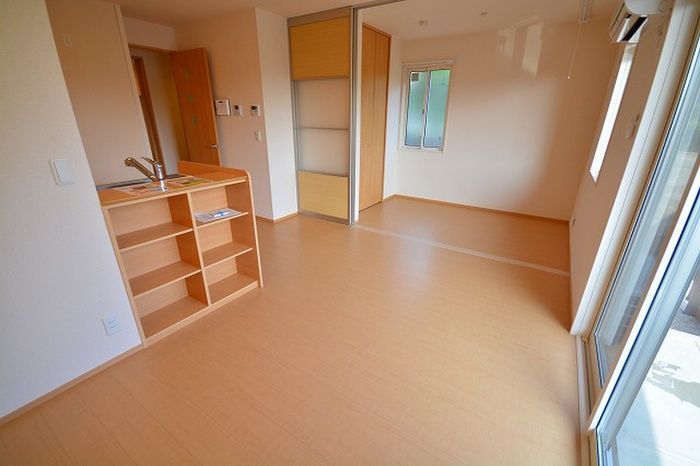 2LDK Apartment for Rent in Kokuraminami-ku, Kitakyushu - Thumbnail 3
