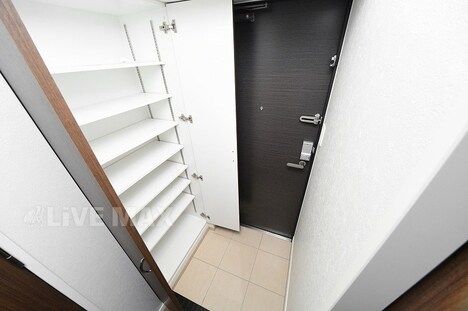 1LDK Apartment for Rent Near Yakuin Dori Station, Fukuoka - Thumbnail 2